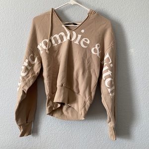 Woman’s cropped sweatshirt